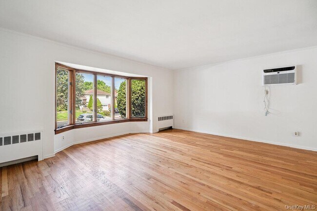 Building Photo - 72 Winthrop Rd