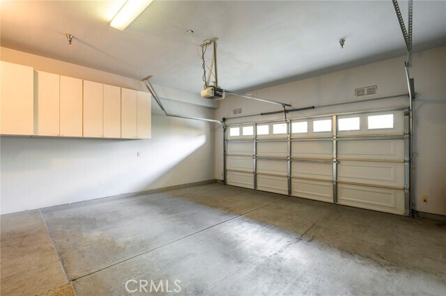 Building Photo - 1018 W Huntington Dr