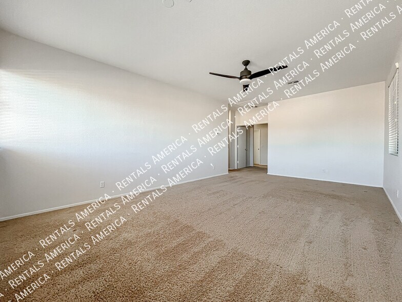 Building Photo - 9765 E Knowles Ave