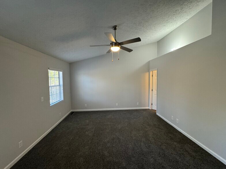 Building Photo - 126 Le Club Dr