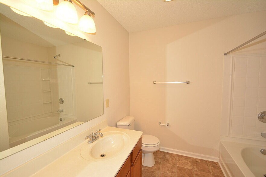 Building Photo - 12162 Maize Dr