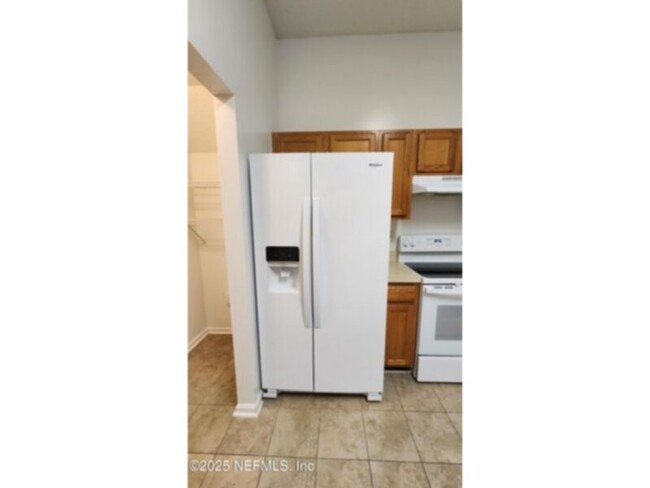 Building Photo - 4/2 in Westchase Manor