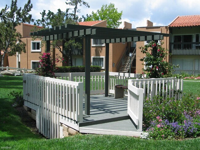 Building Photo - 3 br, 2 bath Condo - Waterbridge