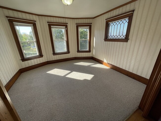 Building Photo - 21 Watson Ave