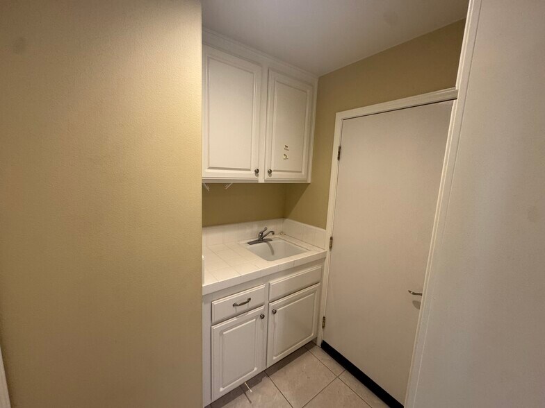 Building Photo - 11956 Stone Gate Way