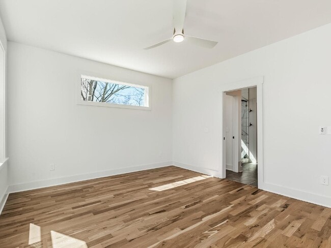 Building Photo - Custom 3 story home in the heart of Belmont/Optimist Park!