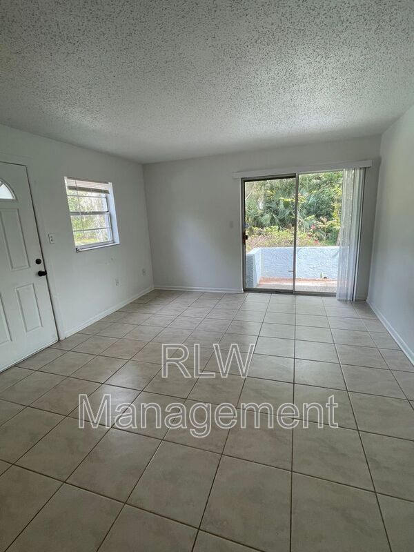 Building Photo - 425 S Seminole Ave