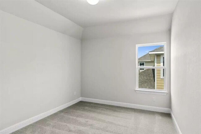 Building Photo - 125 Riverhill Dr