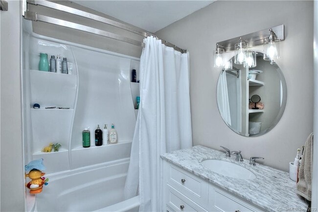 Building Photo - 42 Barberry Rd