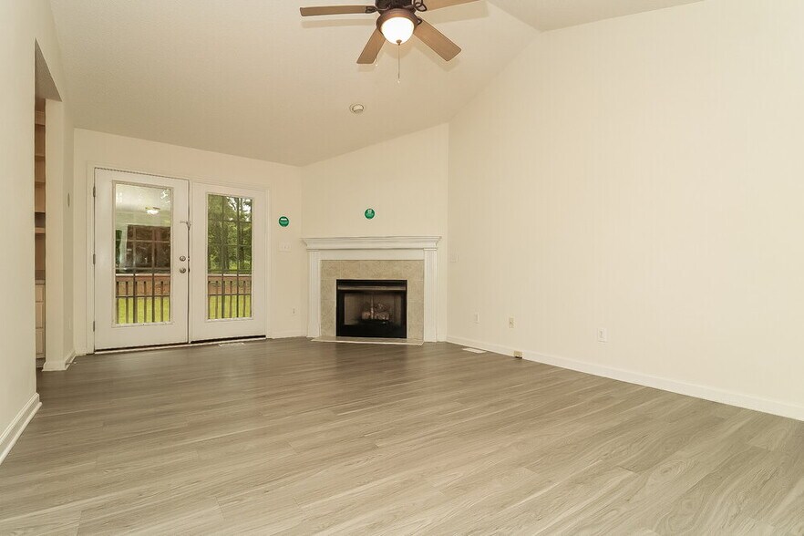 Building Photo - 6728 Oviedo Dr