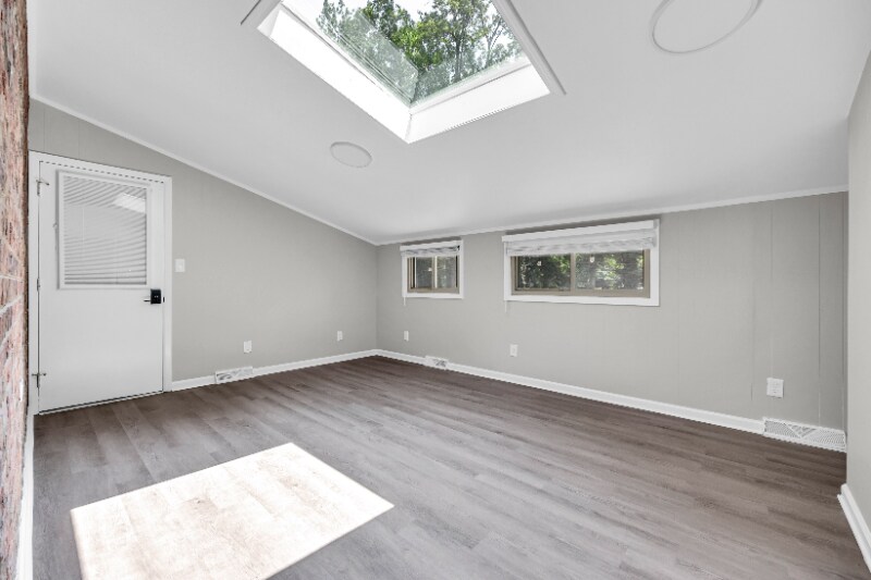 Building Photo - 110 Forestdale Dr
