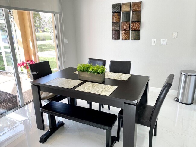 Building Photo - 4451 Seneca Ave