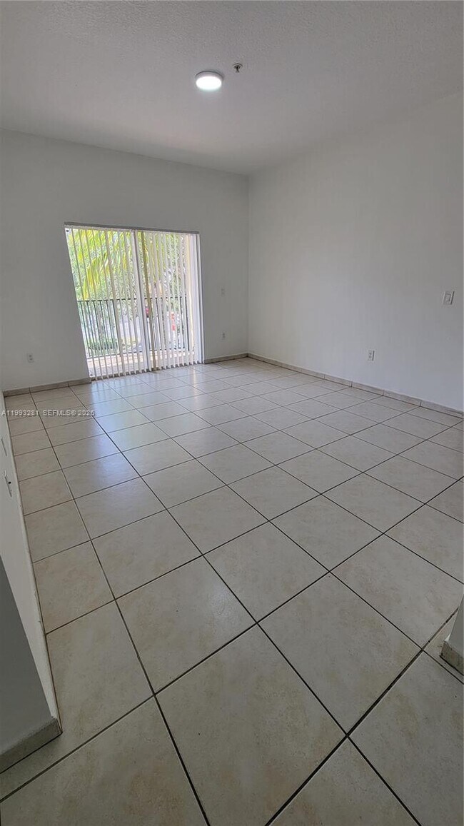 Building Photo - 7330 NW 114th Ave