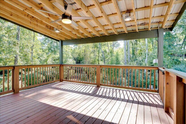 Building Photo - 3892 Beaver Brook Dr