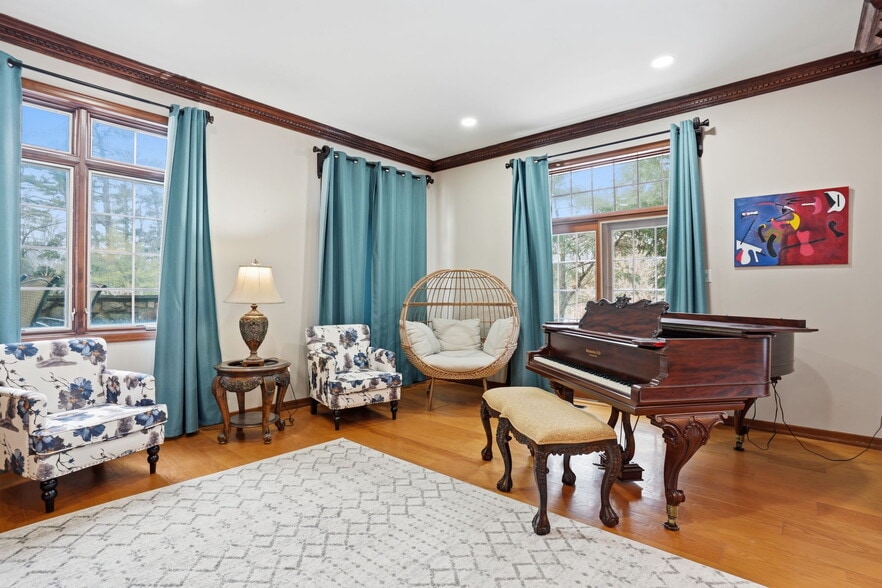 Building Photo - 244 Mathers Rd