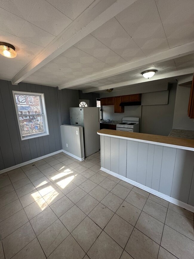 Building Photo - 2 Bed, 1 Bath for rent!