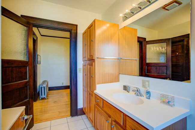 Building Photo - 1253 Williamson St