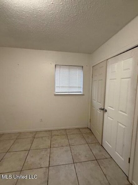 Building Photo - 320 Springdale Cir