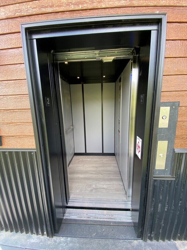 Building Photo - Stylish 1BD Condo with Modern Finishes