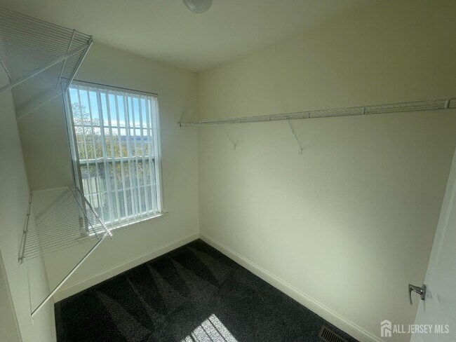 Building Photo - 430 Giordano Ave