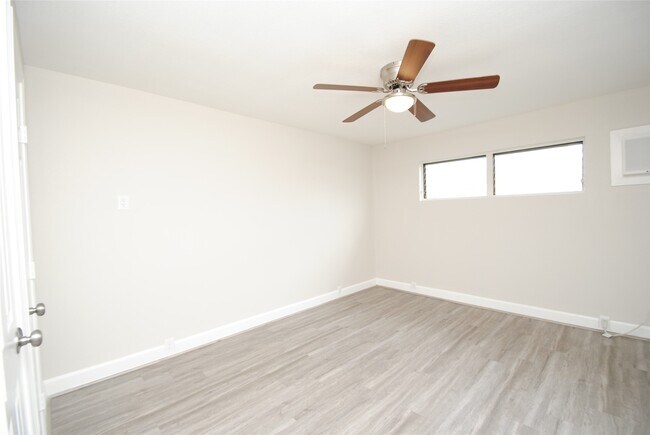 Building Photo - 2515 Yoakum Blvd