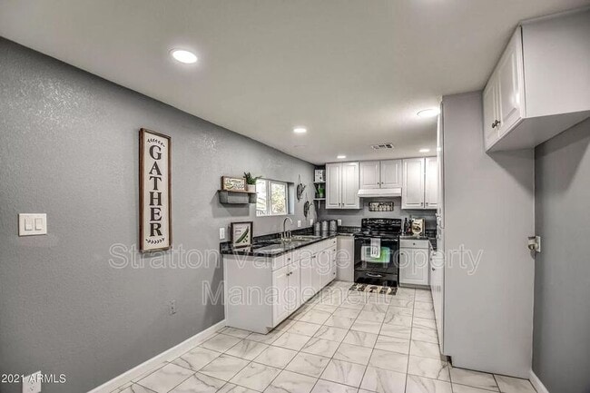 Building Photo - 15620 N Greasewood St