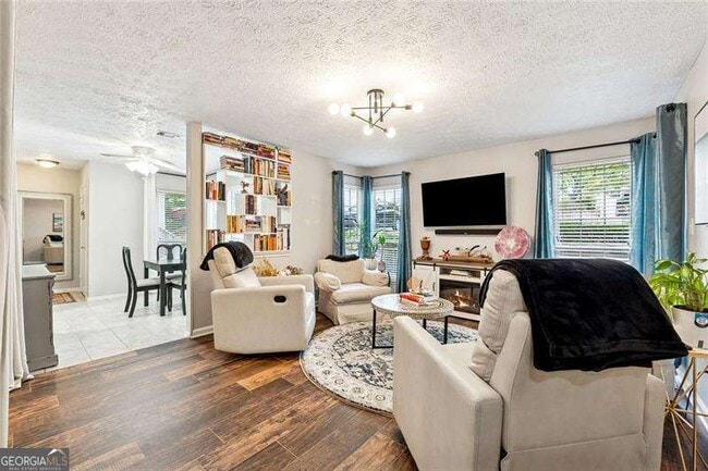 Building Photo - 6808 Glenridge Dr