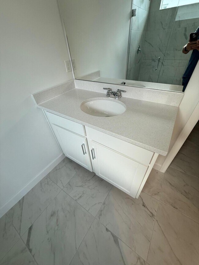 Building Photo - 13509 SW Bally Dr