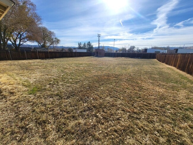 Building Photo - 4993 August Dr