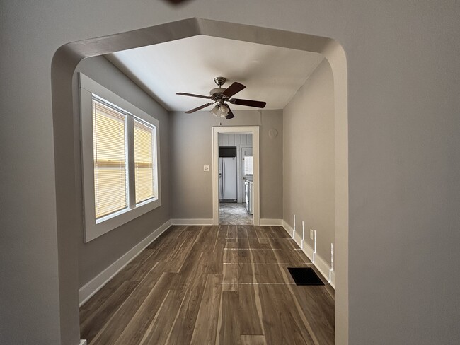 Dining room - 1555 S Gold St