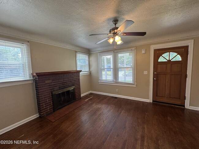 Building Photo - 3609 Dellwood Ave