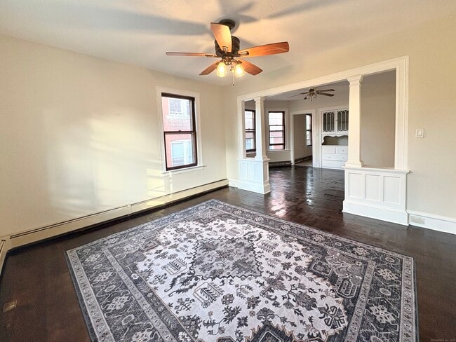Primary Photo - 72 Sterling St