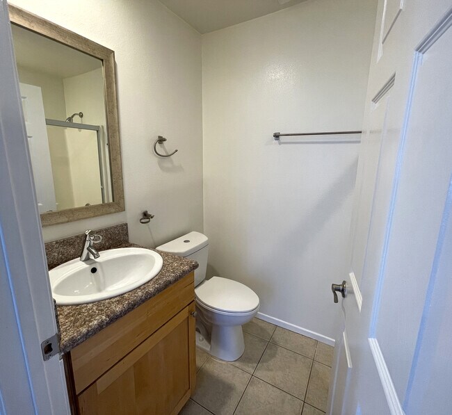 Master Bathroom - 5330 Satsuma Ave
