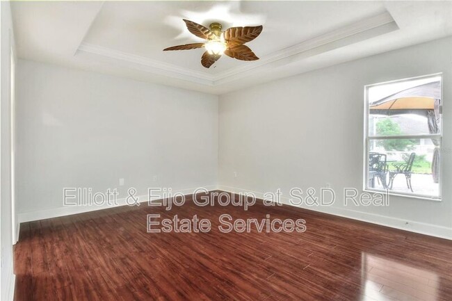 Building Photo - 6562 Evergreen Park Dr