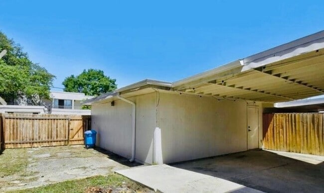 Building Photo - 11821 Petal Dr