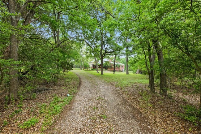 Building Photo - 9304 Flintrock Cir