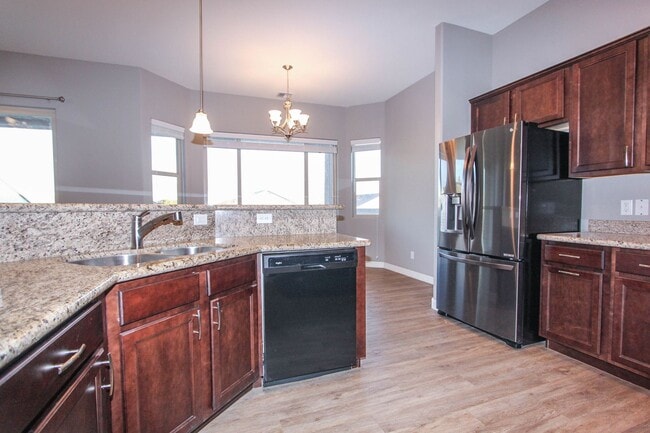 Building Photo - Three Bedroom Granville Home