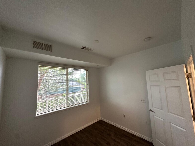 Building Photo - 2672 S Cathay Way