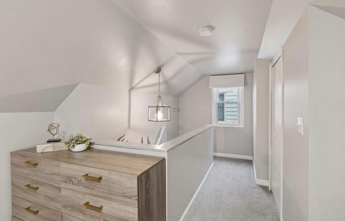 Building Photo - 5217 France Ave S