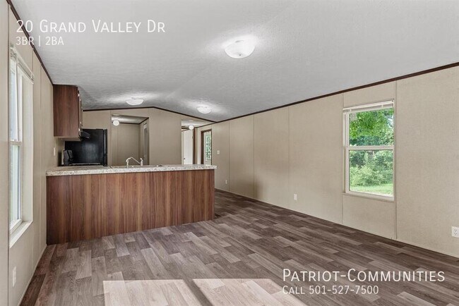 Building Photo - 20 Grand Valley Dr