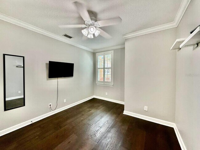 Building Photo - 505 S Tampania Ave