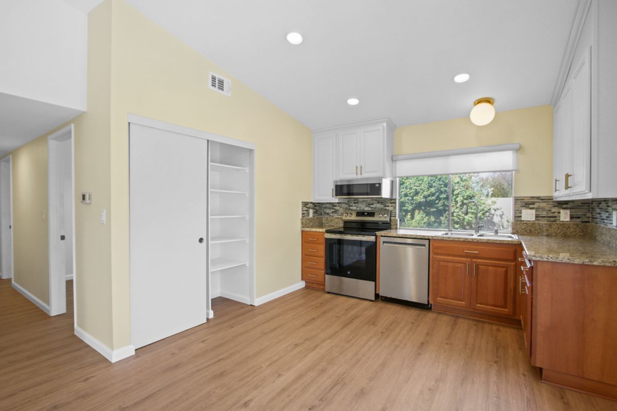 Building Photo - 9451 Harcourt Cir