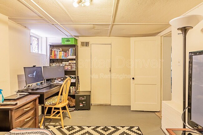 Building Photo - 555 Harrison St