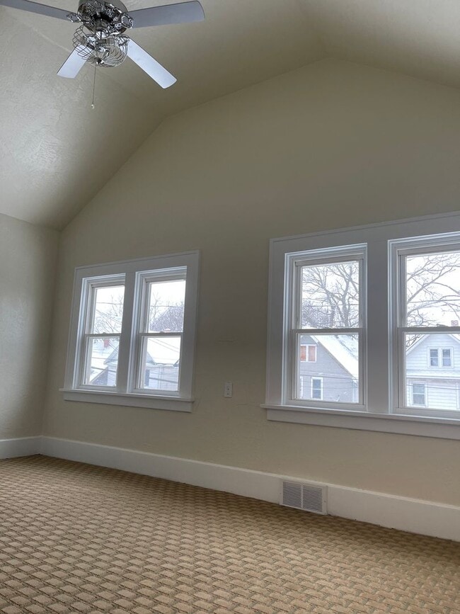 Building Photo - Completely Remodeled 3 Bedroom House