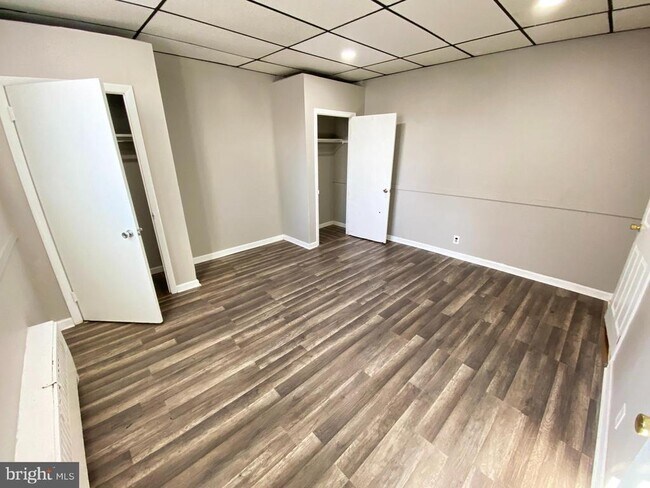 Building Photo - 2930 Frankford Ave