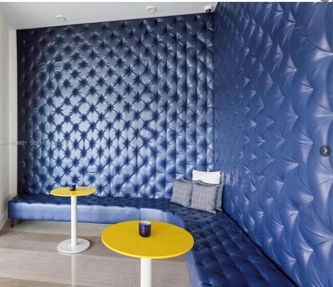 Building Photo - 2000 Metropica Wy