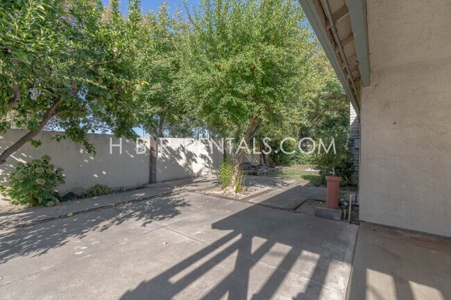 Building Photo - 1107 Douglas Fir Dr