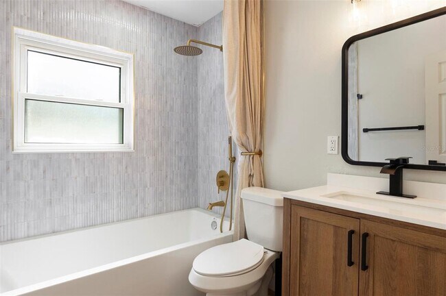 Building Photo - 5840 Dartmouth Ave N