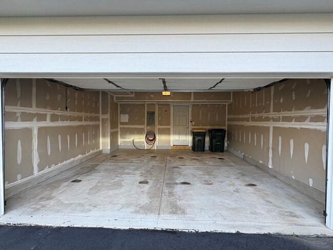 Building Photo - 241 Devoe Dr