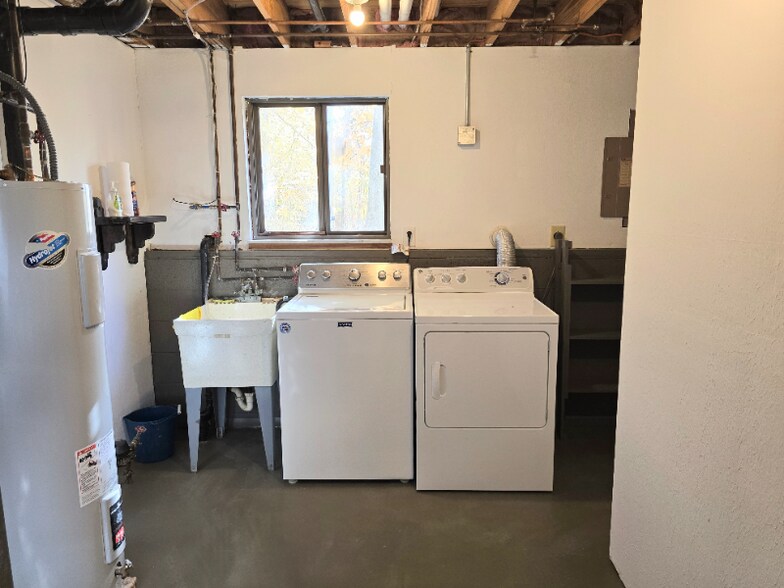 Building Photo - 3856 Magnolia Dr